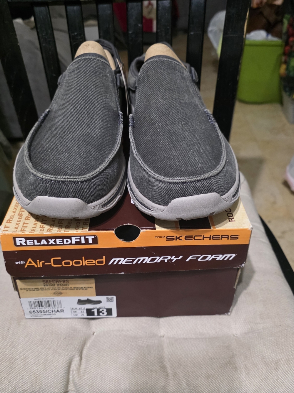 NWT Skechers Men's Relaxed Fit Mens Slip-On Ahoes Charcol Gray Size 13